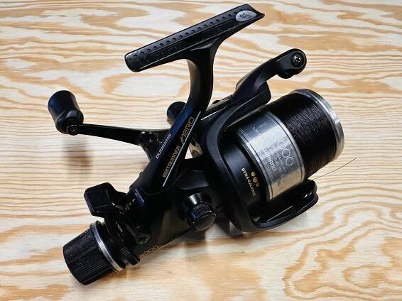 NAVIJÁK SHIMANO BAITRUNNER AERO 8000 RE