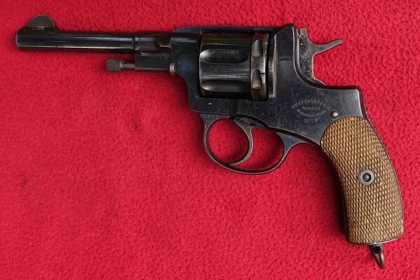 Revolver Nagant 1895 - Sběratelské zbraně