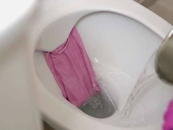 Prolití wc
