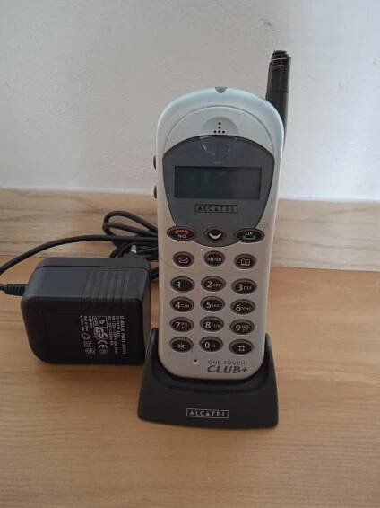 Alcatel one touch Club+ /Retro/