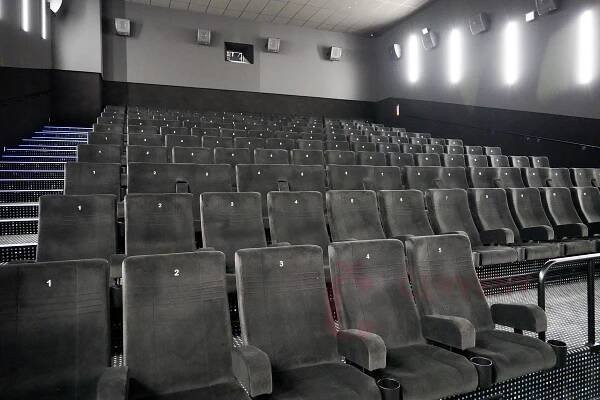 V Karlových Varech otevřelo Premiere Cinemas nový multiplex se šesti sály a více než 700 sedadly | Červenýkoberec.cz
