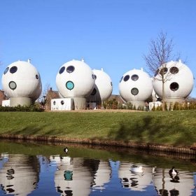 Futuristická komunita v Holandsku akú ste ešte nevideli - je tvorená 50 sférickými bytmi