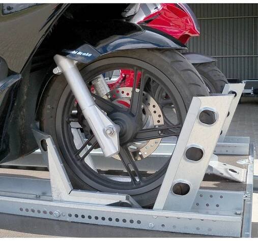 Přívěsný vozík PV MOTO brzděný, 2110x1550 mm, 750 kg, 130km/h