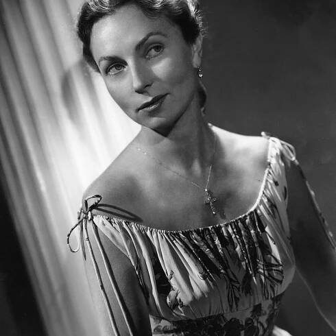 Here’s What Happened to Agnes Moorehead Before, During and After Playing Endora on ‘Bewitched’