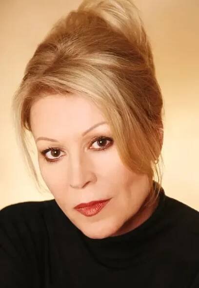 Leslie Easterbrook