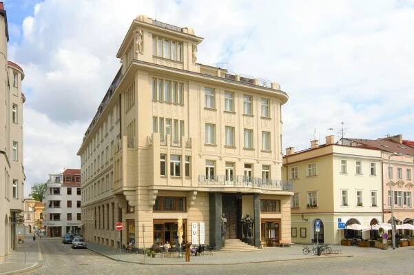 Galerie moderního umění v Hradci Králové foto 2