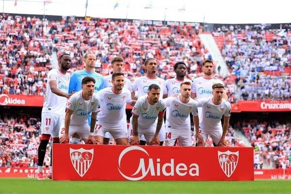 Sevilla first team forced to spend night at training centre after 'violent attacks' by supporters