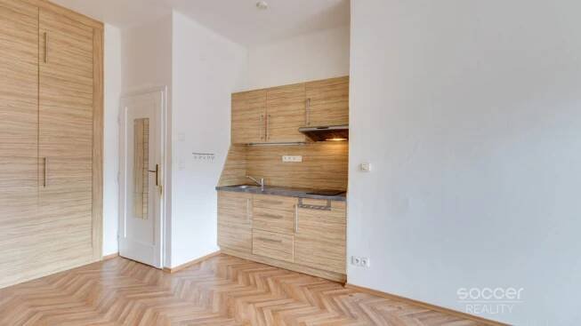 Pronájem bytu 1+1, 42,8 m2, ul. Kolbenova, Praha 9 - Vysočany.