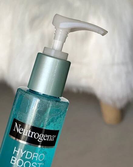 Neutrogena Hydro Boost Water Gel Cleanser Review: So Good! - The Pink Velvet Blog