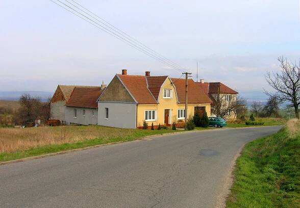 Soubor:Vážany east.jpg