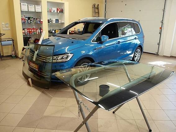 Váš profesionální AUTOSKLOSERVIS - Karlovy Vary