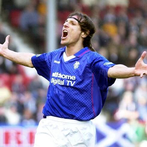 Claudio Caniggia In Ragers FC Jersey Wallpaper