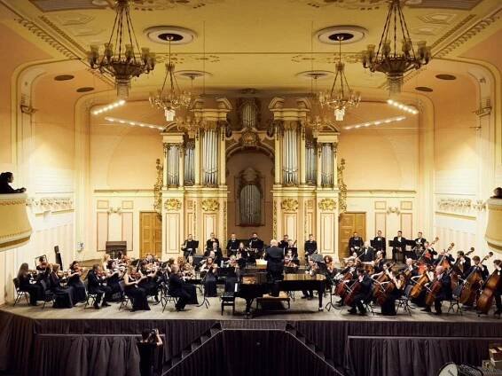 Promítání Pána prstenů doprovodí Lvovský národní filharmonický orchestr