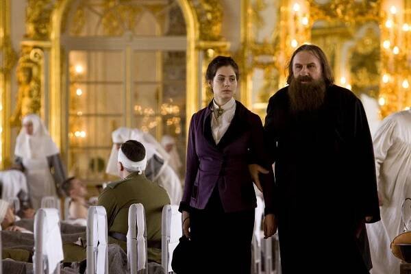 Rasputin - Z filmu - Julia Snigir, Gérard Depardieu