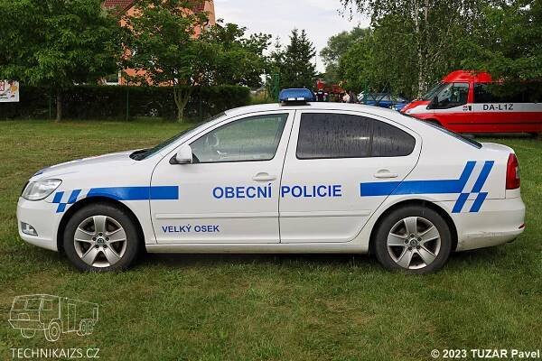 Obecní policie Velký Osek - Škoda Octavia II - TECHNIKAIZS.cz