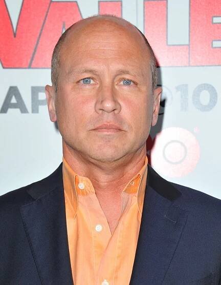 Mike Judge at arrivals for SILICON VALLEY Season 2 Premiere on HBO, El Capitan Theatre, Los Angeles, CA April 2, 2015. Photo By: Dee Cercone/Everett Collection