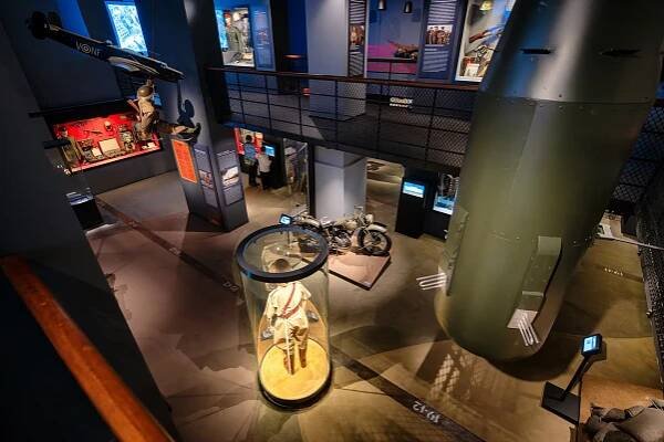 Armádní muzeum je umístěno v Praze na Žižkově v historických budovách Památníku osvobození.