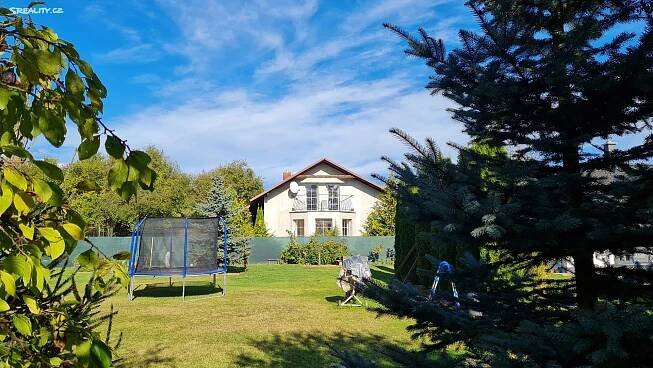 Prodej  rodinného domu 172 m², pozemek 910 m², Lochenice, okres Hradec Králové