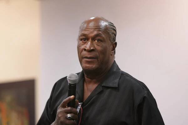 Zemřel legendární herec John Amos.