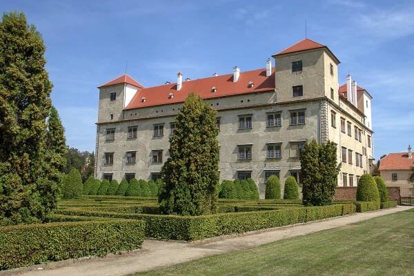 Soubor:Bučovice Chateau 06.jpg – Wikipedie