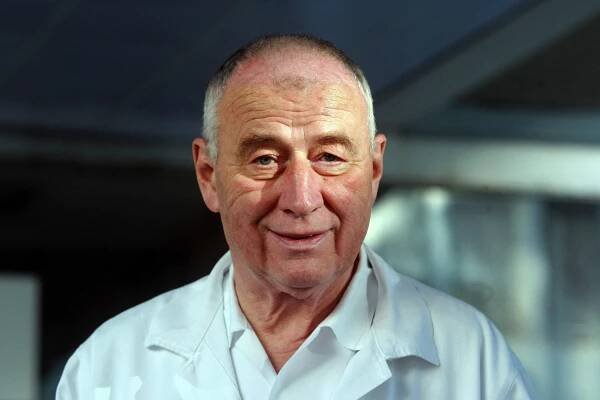 Zemřel lékař Josef Koutecký, život zasvětil dětem s rakovinou