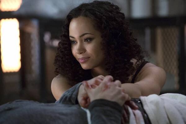 Lidé zítřka - Sitting Ducks - Z filmu - Madeleine Mantock