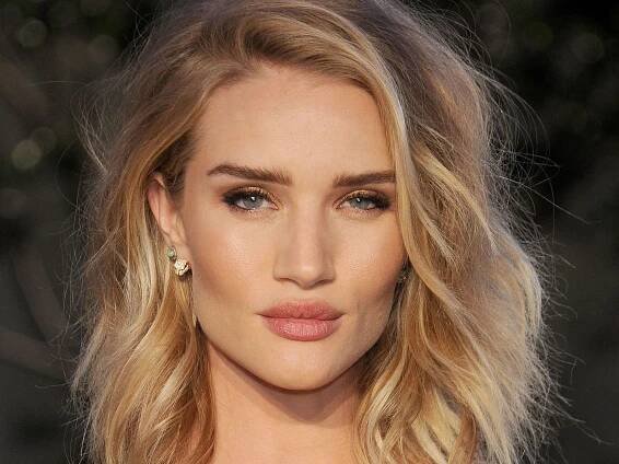 Rosie Huntington-Whiteley Says This Concealer Is So Good It’s Replaced Her Foundation