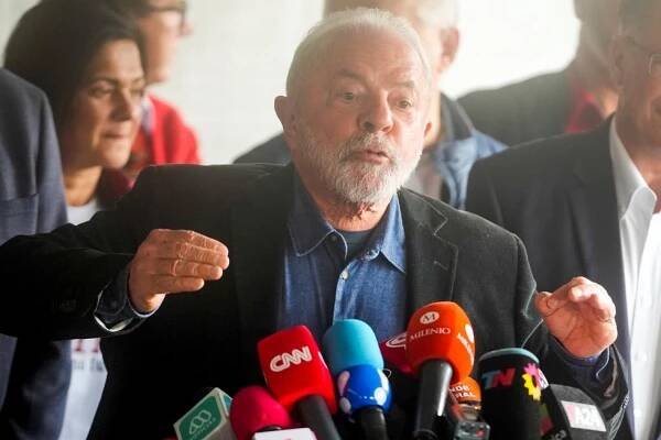 Boj o prezidenta Brazílie: V první kole válcoval levičák Lula da Silva, postupuje s Bolsonarem