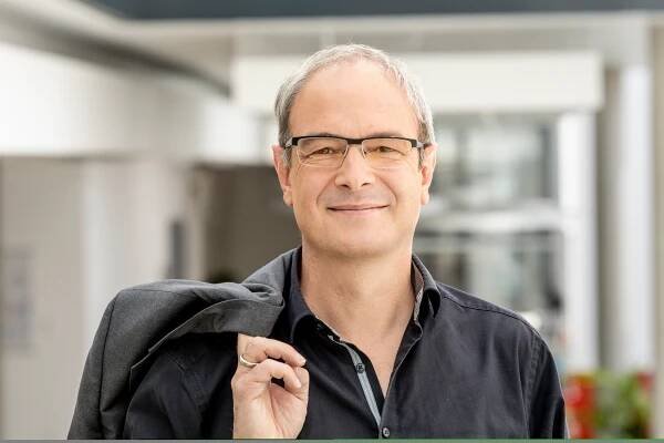 Direktor des Instituts für Netzwerkbiologie,  INET