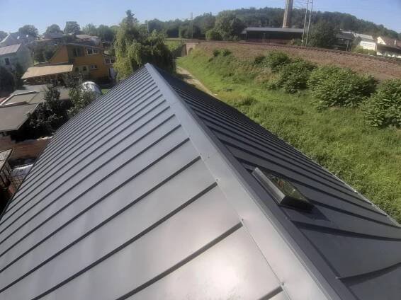 Roofman - Střechy a stavby na klíč| Realizace střech krytinou Ruukki