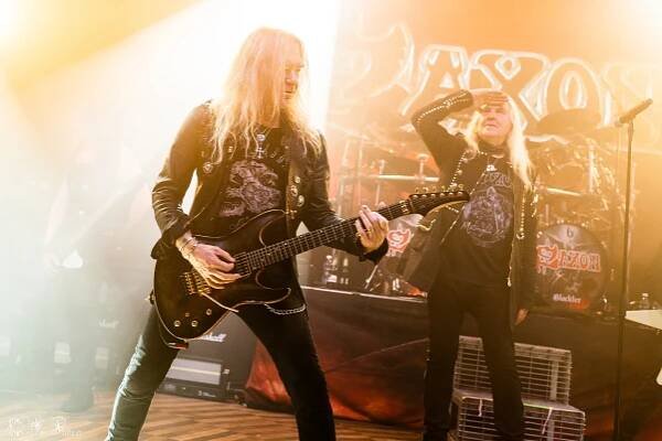 SAXON, GIRLSCHOOL, GRAND SLAM – 19. 2. 2025, Praha, Lucerna Music Bar | Spark Rock Magazine