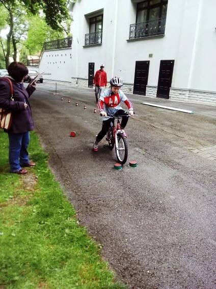 Cyklistické závody v Chrudimy – Základní škola Raná
