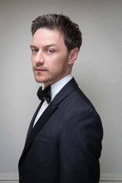 Scottish Celebrity James McAvoy Side Angle Shot Wallpaper