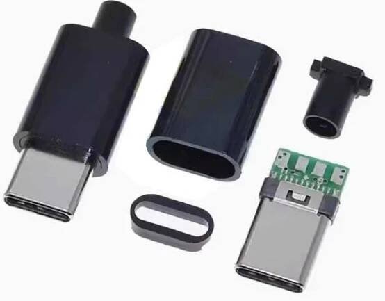 USB-C konektor na kabel s krytkou