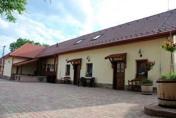 Ubytovanie Tri Ruze Krásnohorské Podhradie Exteriér fotografie