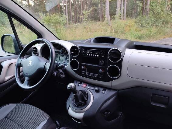 Peugeot Partner Tepee | BudCars
