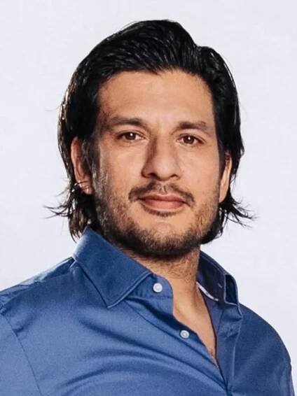 Francisco Medina spielt bei „Alles was zählt” die Rolle Maximilian von Altenburg