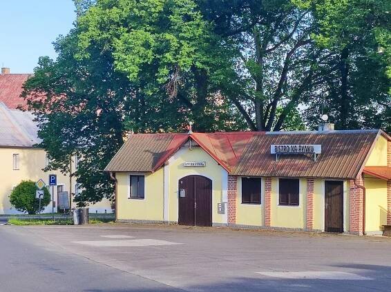Ve Stádlci hledají hostinského. Otevře se aspoň letní bistro