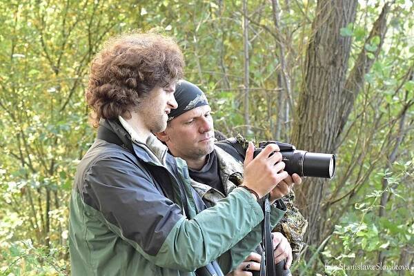 Na pozorování ptáků v jejich přirozeném prostředí se vydaly do Albrechtiček desítky zájemců. Foto: Stanislava Slováková