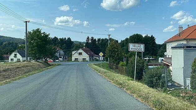 Ve firmě v obci Velké Hydčice na Klatovsku zemřel ve středu ráno patnáctiletý chlapec. Jednalo se o pracovní úraz. (27. srpna 2025)
