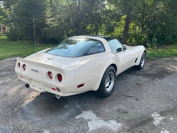 Chevrolet Corvette C3 5.7 | Veteráni na Truc
