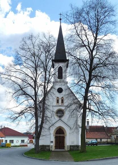 Soubor:Kvítkovice (ČB) kaple 02.jpg – Wikipedie