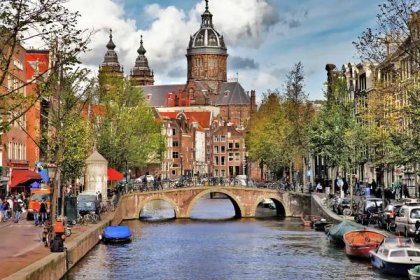 Krásné vodní kanály Amsterdamu — Stock obrázek