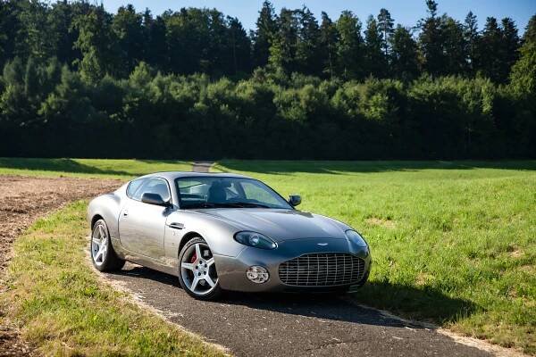 Britský krasavec Aston Martin DB7 nemusí zůstat jen nesplněným snem