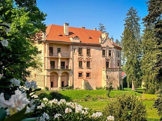 Photos • Vrchotovy Janovice Castle (Chateau) • Mapy.com