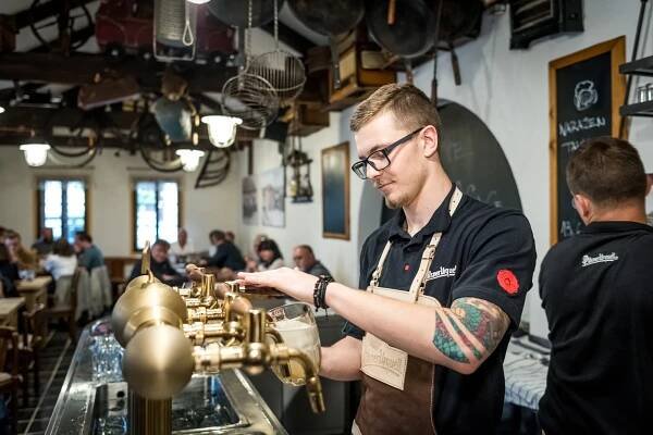 Pobyt se snídaní v srdci Mělníka: pokoje i apartmány až pro 6 osob, sleva do restaurace