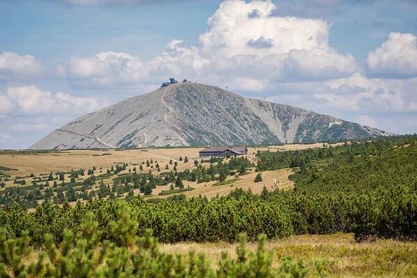 TOP 11: Nejlepší hotely na horách v Krkonoších (s wellness či přímo u sjezdovky)