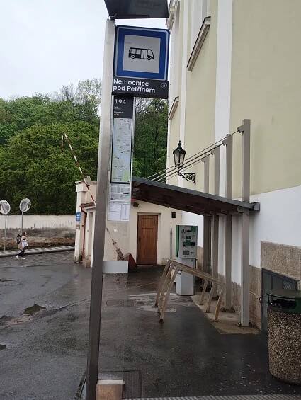 Fotogalerie • Nemocnice pod Petřínem (Zastávka autobusu) • Mapy.com