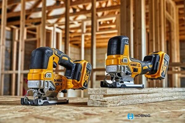 DeWalt DCS334NT aku přímočará pila 18V bez baterie, zdvih 26mm, max.prořez 135mm, TSTAK kufr