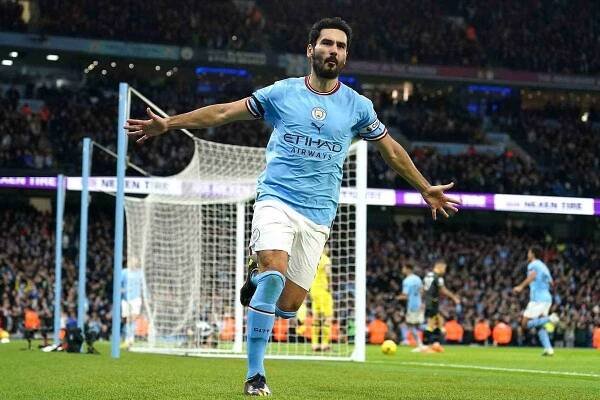 Zpátky domů. Gündogan opouští Barcelonu už po roce, zase oblékne dres Manchesteru City